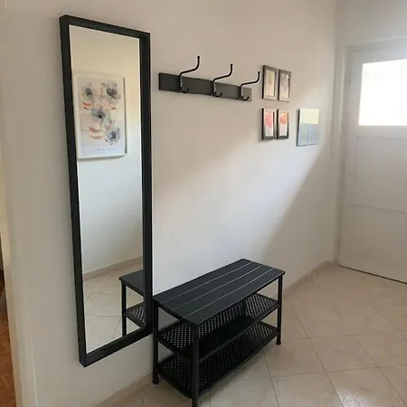 Rosemary Apartment-Cosy And Peaceful Spot With Private Parking *