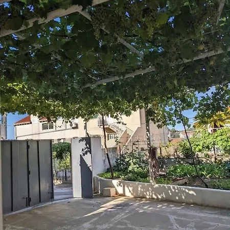 Rosemary Apartment-Cosy And Peaceful Spot With Private Parking Apartman